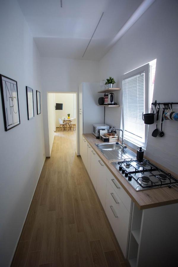 Civico 11 Apartment เนเปิลส์ ภายนอก รูปภาพ